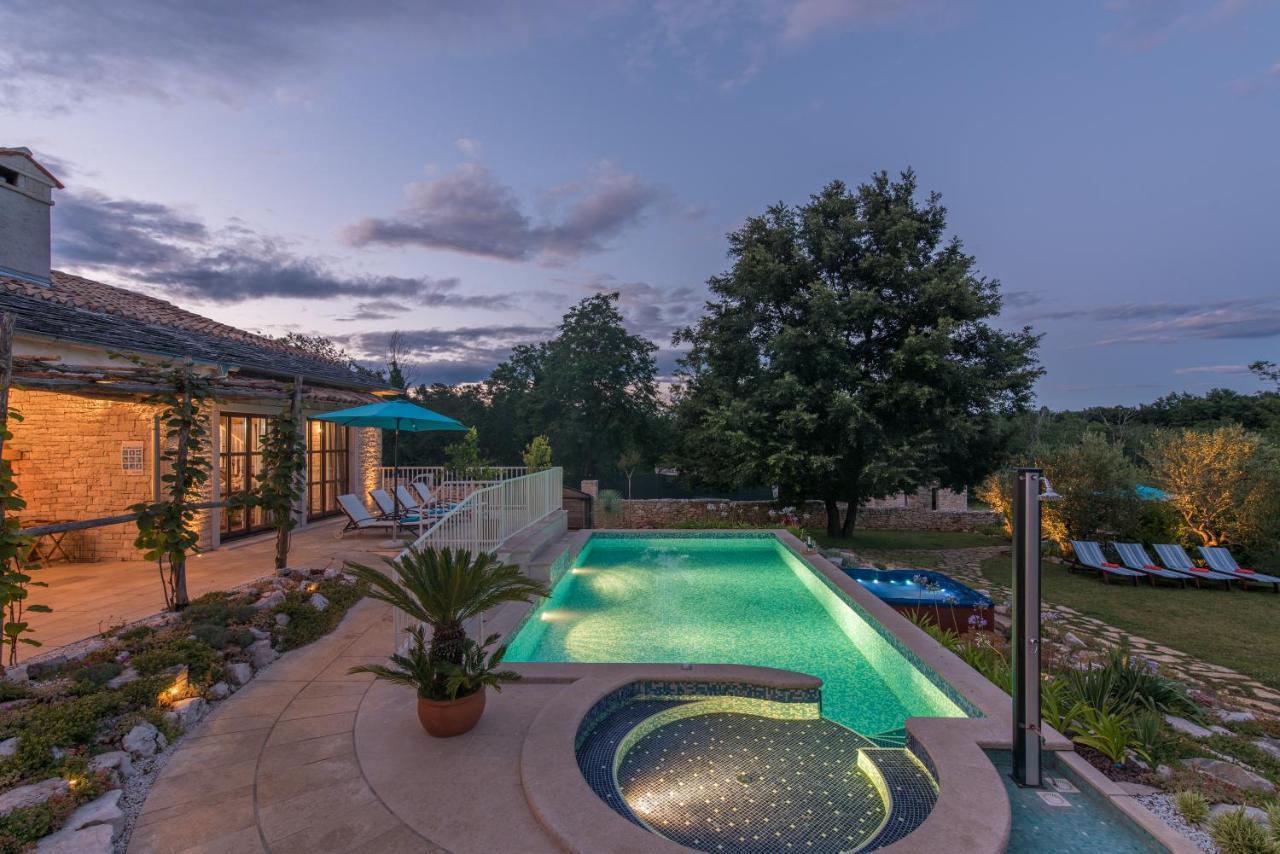 Family Villa Lipica With Private Pool And Jacuzzi Pazin Exterior foto