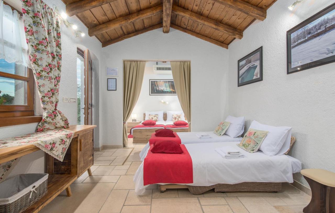 Family Villa Lipica With Private Pool And Jacuzzi Pazin Exterior foto