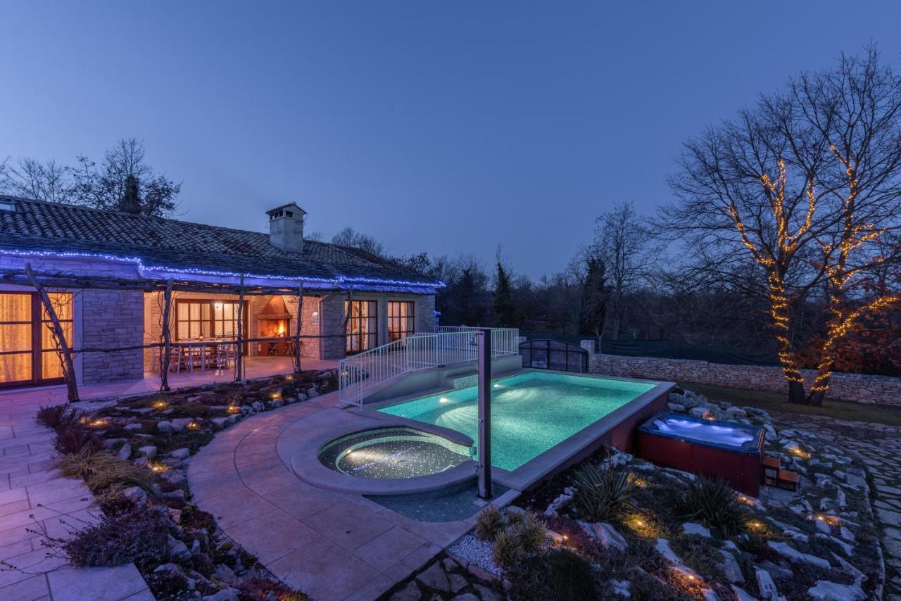Family Villa Lipica With Private Pool And Jacuzzi Pazin Exterior foto